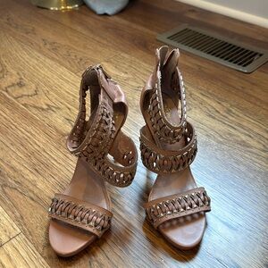 Vince Camuto size 7 nude heels